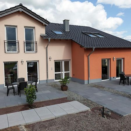Lovely Modern Apartment With Private Terrace Ellscheid Exterior foto