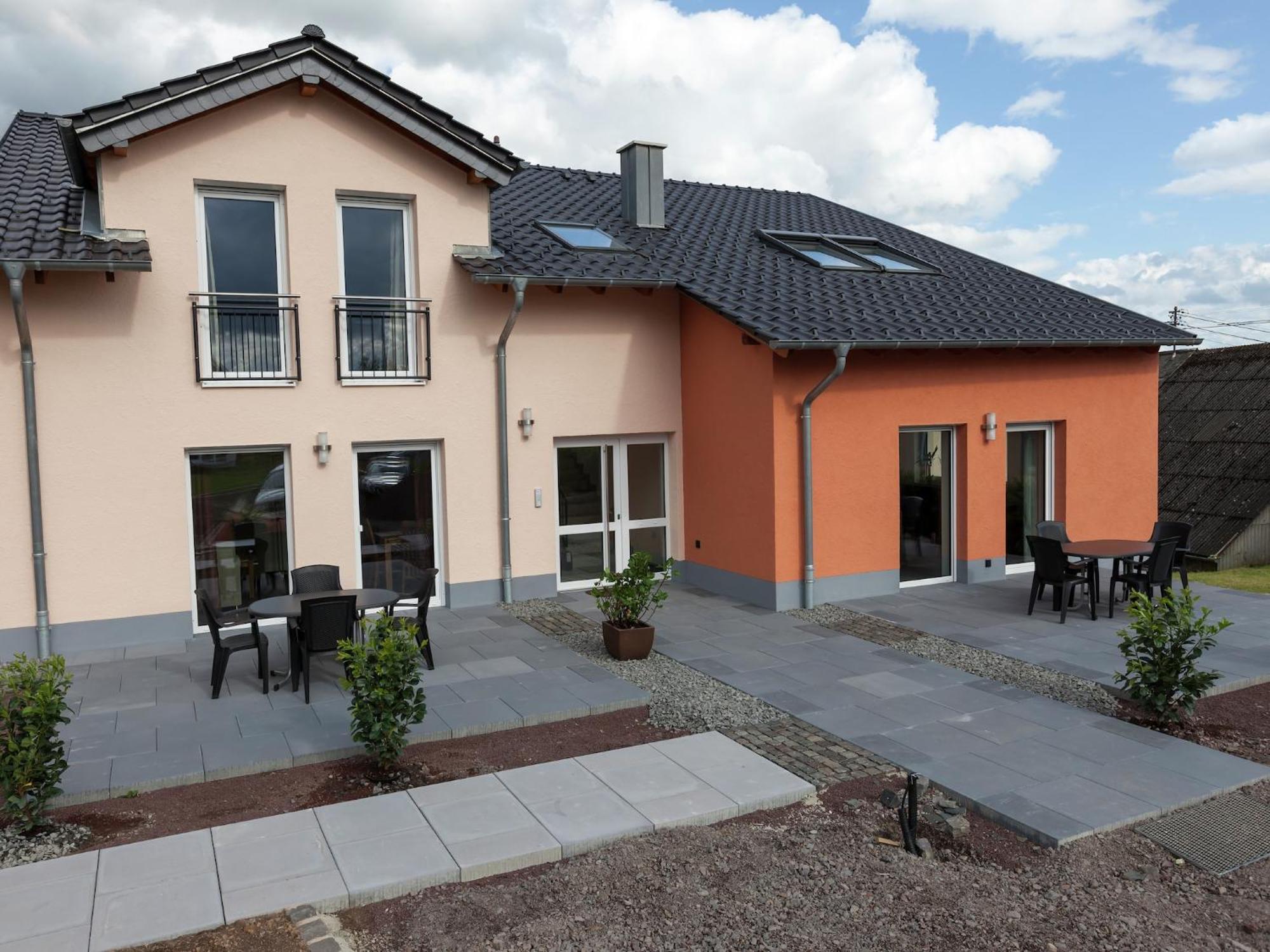 Lovely Modern Apartment With Private Terrace Ellscheid Exterior foto